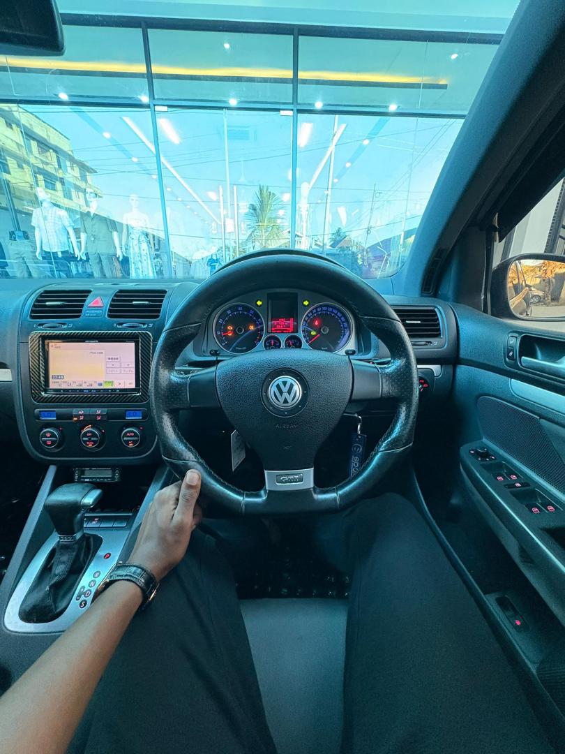 VOLKSWAGEN GOLF thumbnail 4